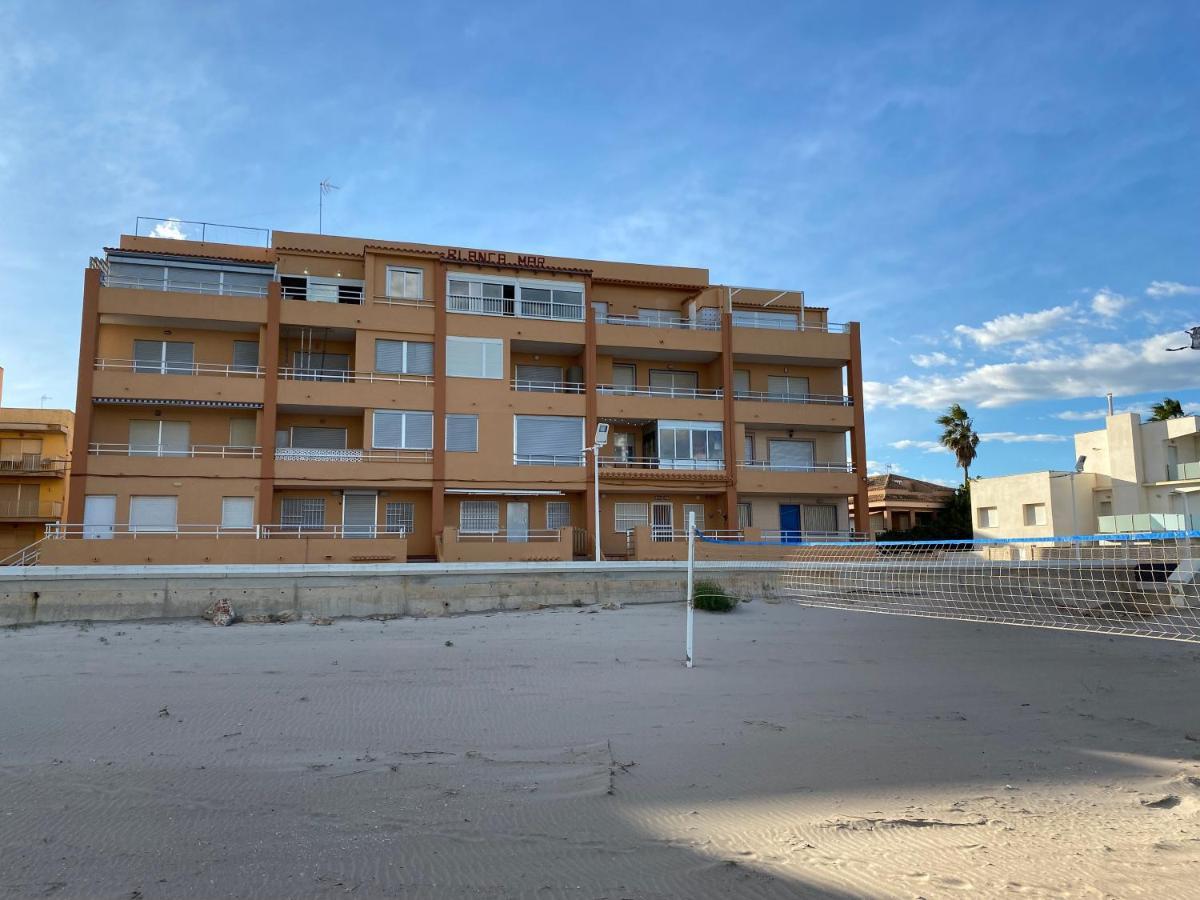 Beachfront And Peaceful Apartment Mareny Barraquetas Екстер'єр фото